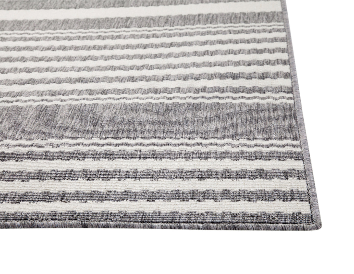 Hampton White and Gray Polypropylene Indoor/ Outdoor Area Rug 8x10