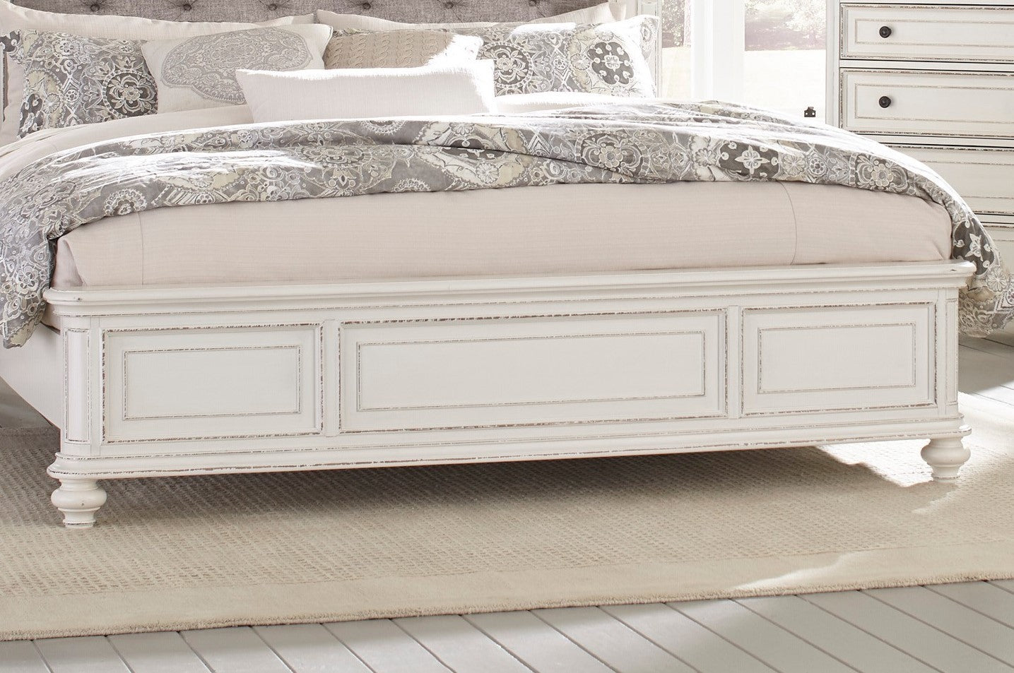 Melbourne E. King Bed (beige)