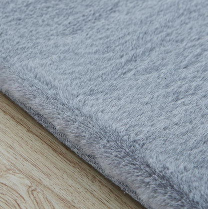 Lily Chinchilla Faux Fur Area Rug 7.5X5 (gray)