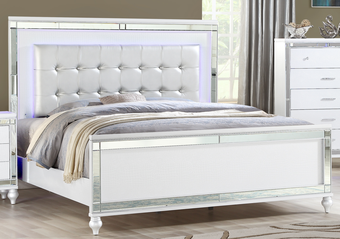 Sterling King Bed (white)
